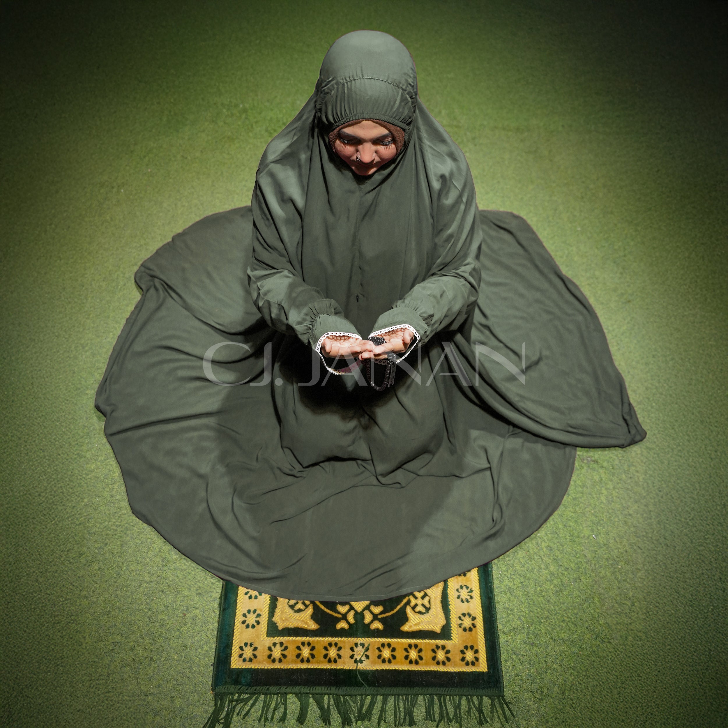 Haramain Namaz Chaddar With Front Zip (Olive Green) – CJ Janan Store