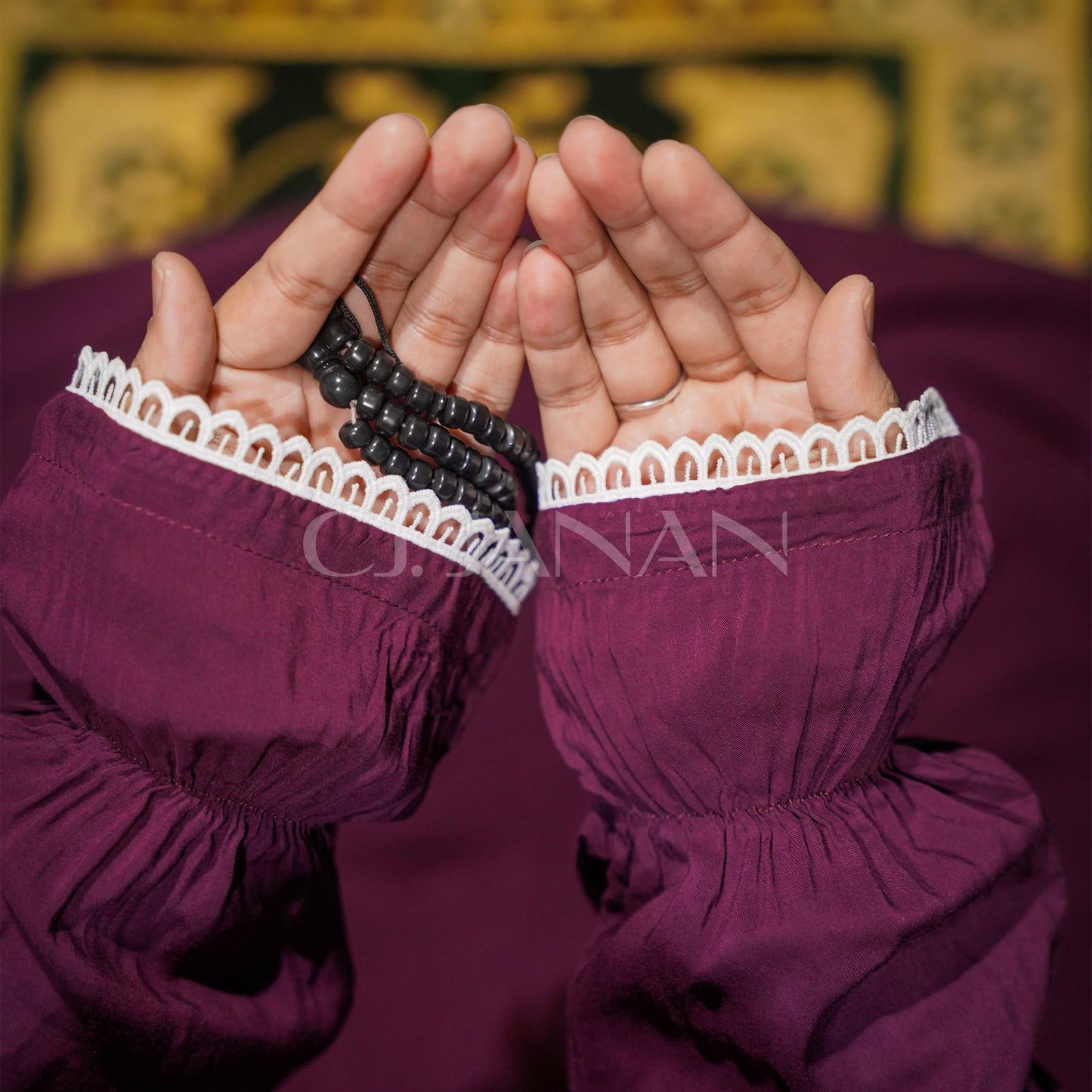 Haramain Namaz Chaddar With Front Zip (Deep Plum Purple)